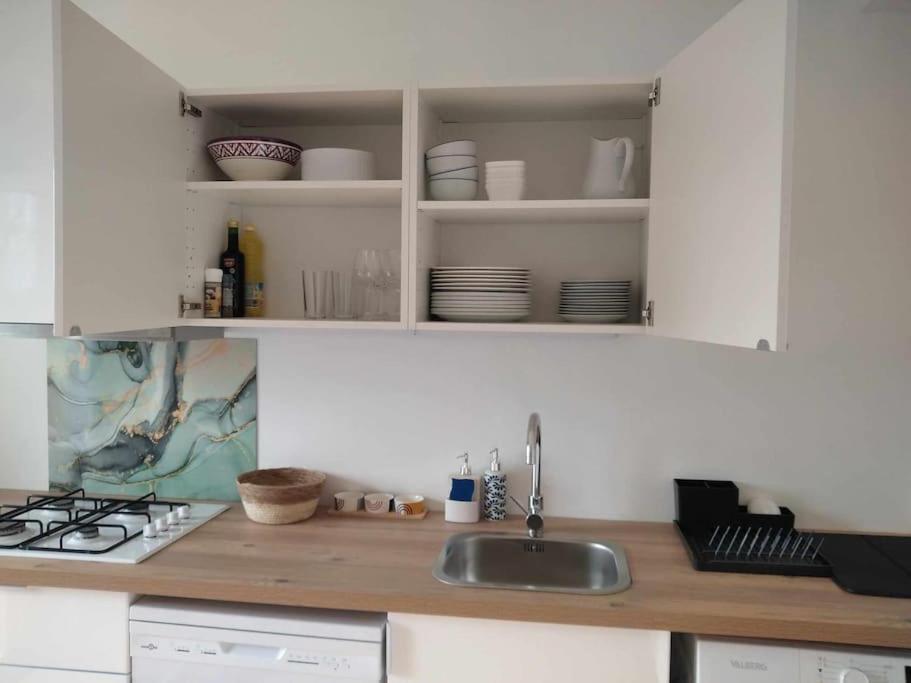 L Etablissement Gold Beach Propose 1 Hebergement , Maison 80M2 Avec Terrain 500M2, Parking Prive A 4 Min Du Port Artificiel D Arromanches, Services Accueil Personnalise, Lits Faits, Serviettes, Menage, Netflix, Wifi Ryes Exterior foto