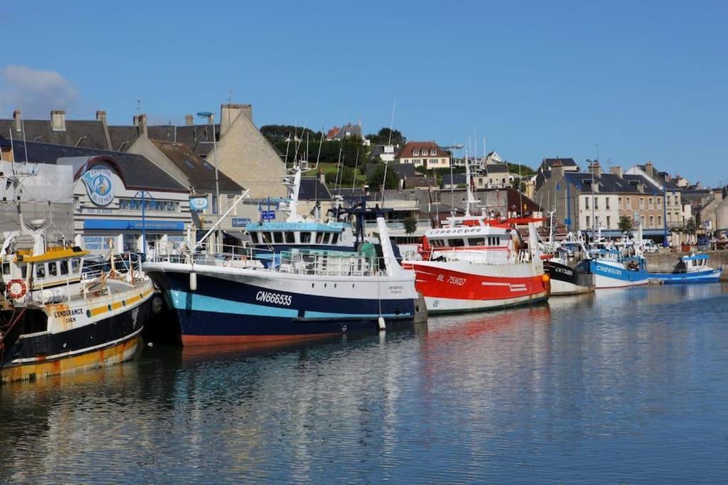 L Etablissement Gold Beach Propose 1 Hebergement , Maison 80M2 Avec Terrain 500M2, Parking Prive A 4 Min Du Port Artificiel D Arromanches, Services Accueil Personnalise, Lits Faits, Serviettes, Menage, Netflix, Wifi Ryes Exterior foto