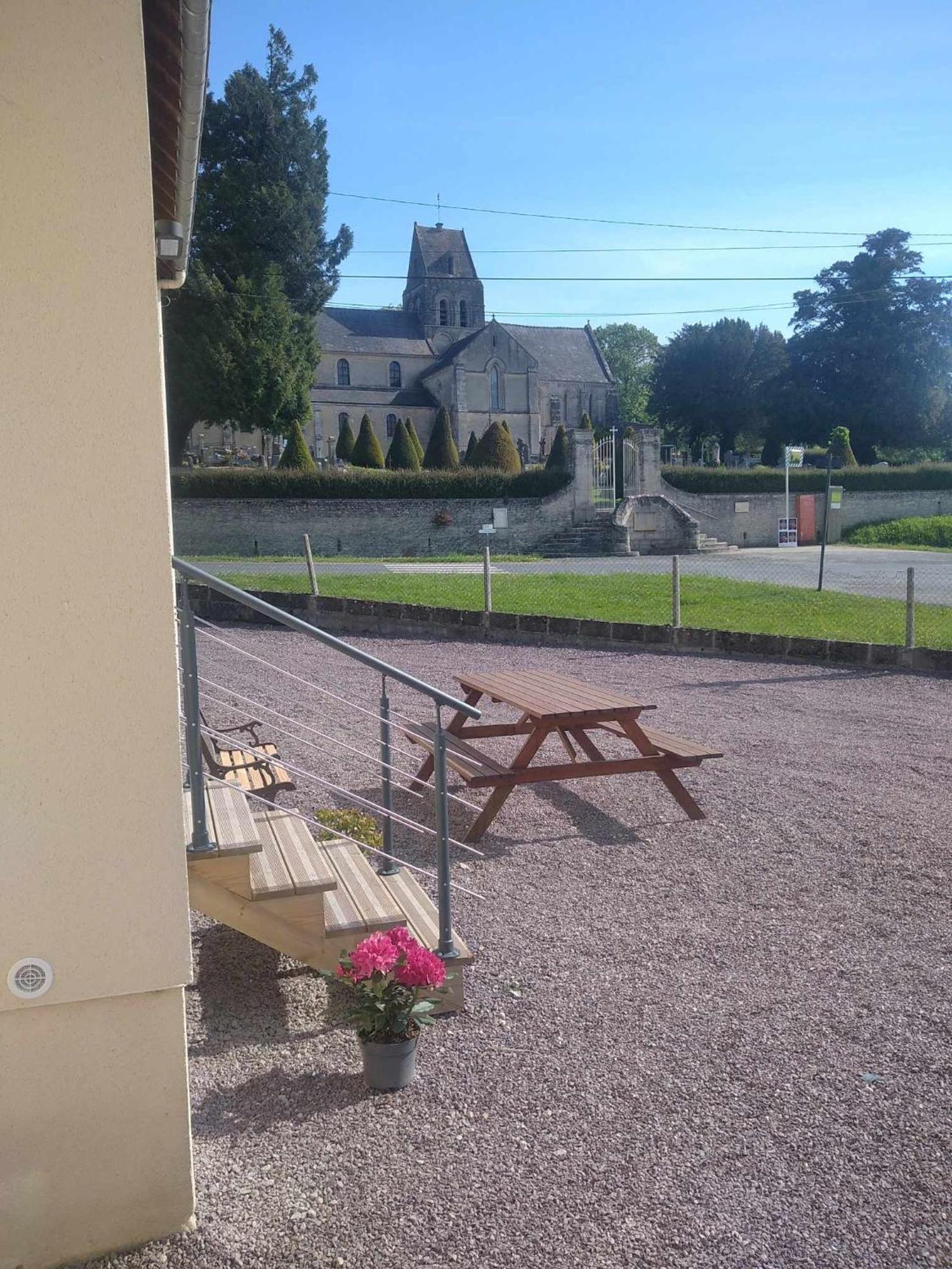 L Etablissement Gold Beach Propose 1 Hebergement , Maison 80M2 Avec Terrain 500M2, Parking Prive A 4 Min Du Port Artificiel D Arromanches, Services Accueil Personnalise, Lits Faits, Serviettes, Menage, Netflix, Wifi Ryes Exterior foto